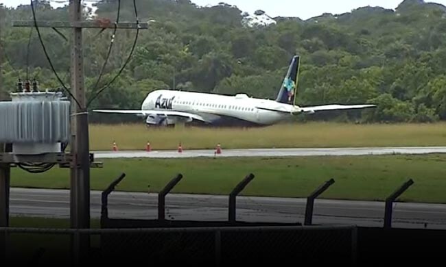Avião da Azul bloqueia pista do Aeroporto de Salvador em suspeita de  sequestro - Aeroflap
